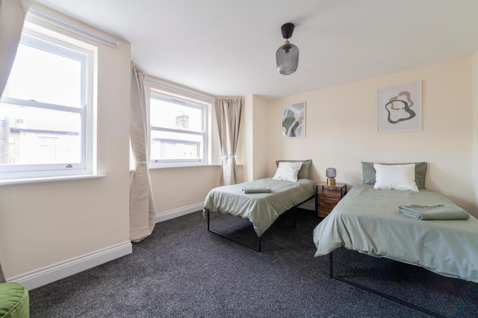 Arte Stays Serviced Houses Stratford - 3 Bedrooms 2 Bathrooms Houses London, Stratford, Maryland, Free Parking, Garden, Weekly Or Monthly Stays - Up To 8 Guests Londres Exterior foto