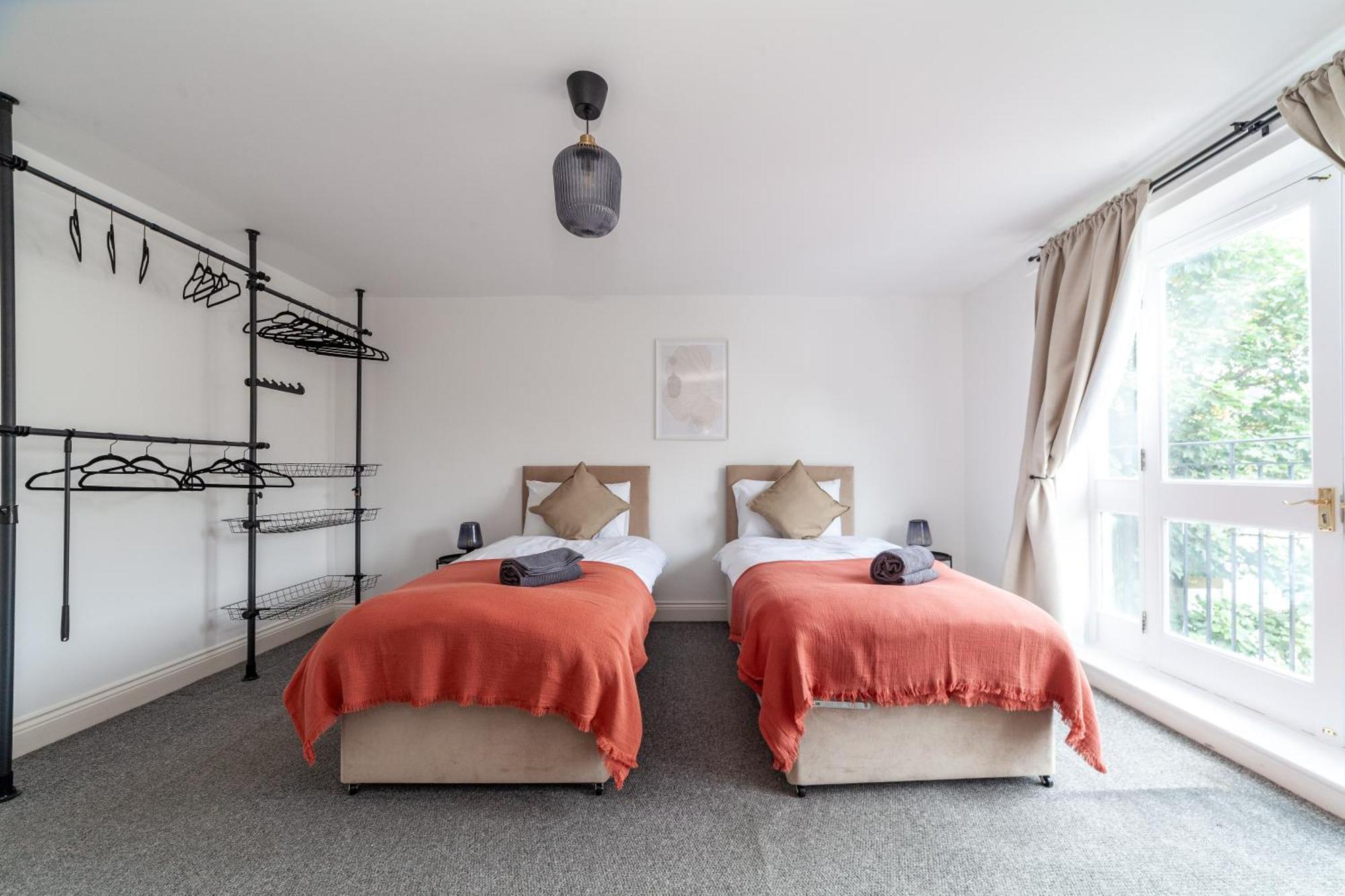 Arte Stays Serviced Houses Stratford - 3 Bedrooms 2 Bathrooms Houses London, Stratford, Maryland, Free Parking, Garden, Weekly Or Monthly Stays - Up To 8 Guests Londres Exterior foto