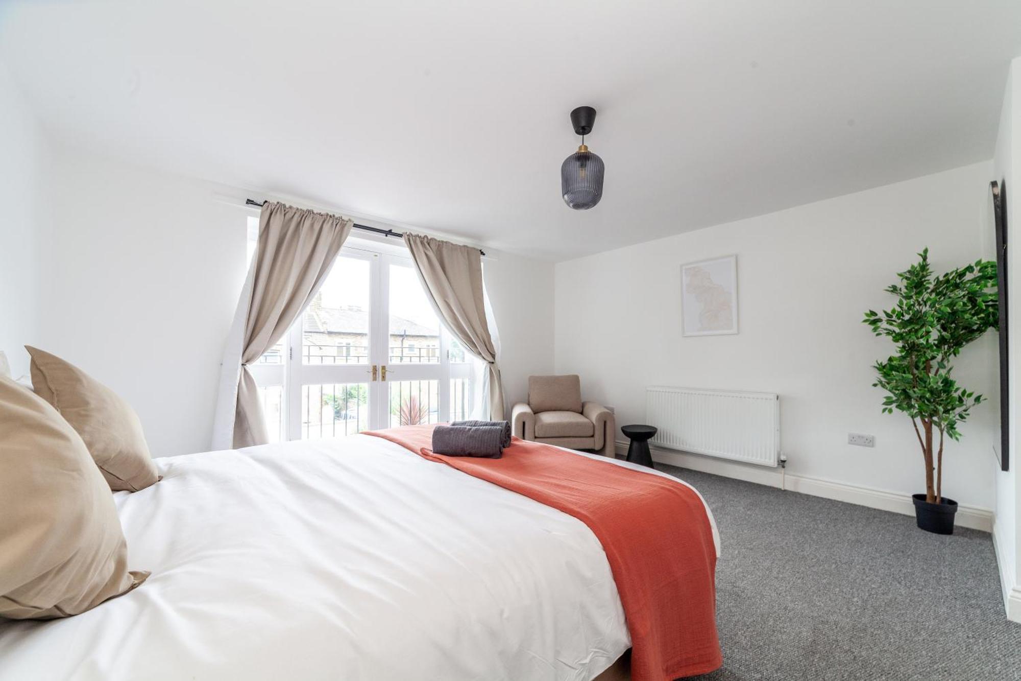 Arte Stays Serviced Houses Stratford - 3 Bedrooms 2 Bathrooms Houses London, Stratford, Maryland, Free Parking, Garden, Weekly Or Monthly Stays - Up To 8 Guests Londres Exterior foto